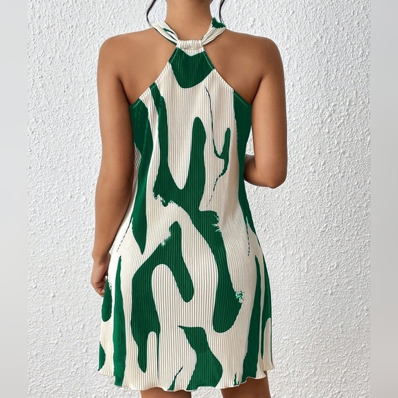 Break Graphic Print Halter Neck Dress - Picture 4 of 6